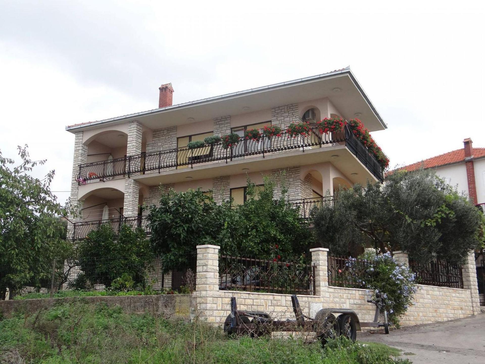 Apartment Bareta Trogir Exteriör bild